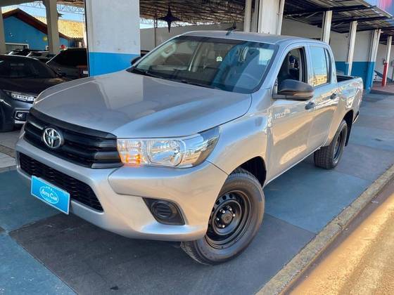 TOYOTA HILUX 2.8 NARROW 4X4 CD 16V DIESEL 4P MANUAL TOYOTA HILUX 2.8 NARROW 4X4 CD 16V DIESEL 4P MANUAL
